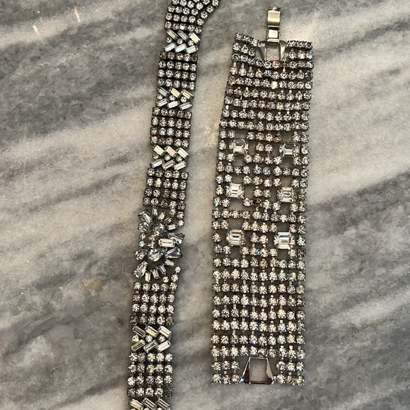 A Safari styled denim jacket with rhinestones size small zippered front - Picture 12 of 17